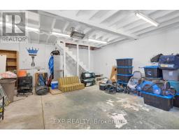 895 DUFFERIN AVENUE - 39
