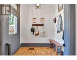 895 DUFFERIN AVENUE - 4