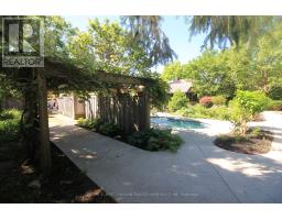 27 CROYDON DRIVE - 23