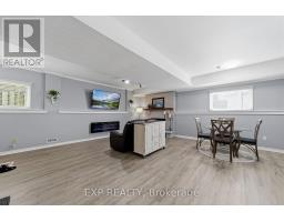 56 CLASSIC CRESCENT - 16