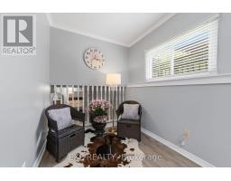 56 CLASSIC CRESCENT - 20