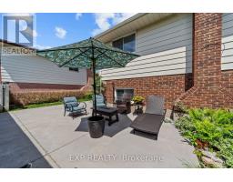 56 CLASSIC CRESCENT - 25