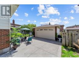 56 CLASSIC CRESCENT - 31