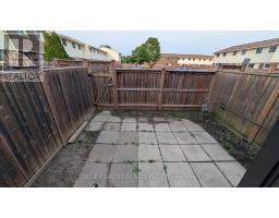 116 - 51 SHOLTO DRIVE - 12