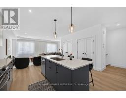 3 - 3528 EMILYCARR LANE - 10