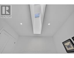 3 - 3528 EMILYCARR LANE - 25