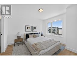 3 - 3528 EMILYCARR LANE - 26
