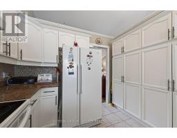 22 - 861 SHELBORNE STREET - 24