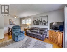 62 THORNCREST CRESCENT - 3