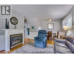 62 THORNCREST CRESCENT - 4