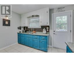 62 THORNCREST CRESCENT - 9