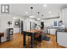 39 HUTCHINSON PLACE - 8