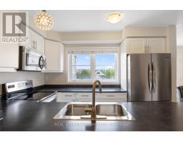 100 BAYCLIFFE CRESCENT - 13