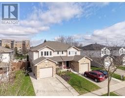 97 GREGORY CRESCENT - 1