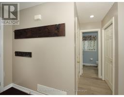 97 GREGORY CRESCENT - 46