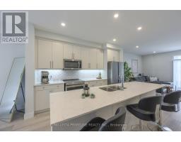 6 - 925 DEVERON CRESCENT - 2