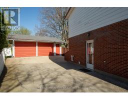 76 ANTRIM CRESCENT - 27