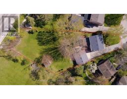76 ANTRIM CRESCENT - 33