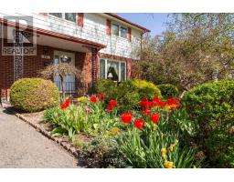 76 ANTRIM CRESCENT - 4