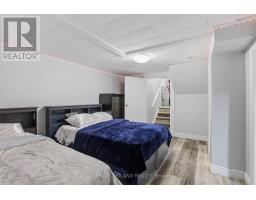 18 TUMBLEWEED CRESCENT - 35