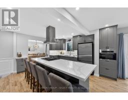 22 PINEGROVE CRESCENT - 11