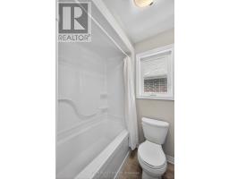 9 ASHBERRY PLACE - 22