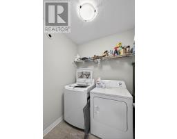 9 ASHBERRY PLACE - 23