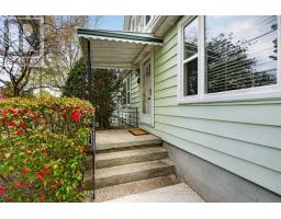 127 FOSTER AVENUE - 4