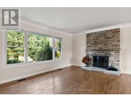 163 CENTRE STREET S - 32
