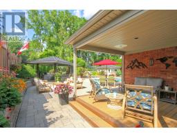 811 CLEARVIEW CRESCENT - 32