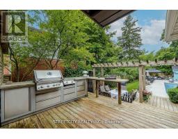 931 WATERLOO STREET - 33