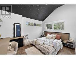 45 BLACKBURN CRESCENT - 32