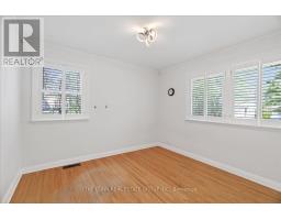 38 WYCHWOOD PARK - 15
