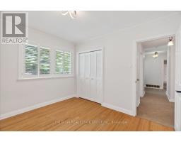 38 WYCHWOOD PARK - 16