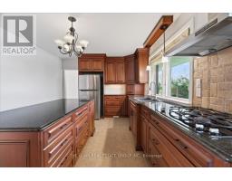 38 WYCHWOOD PARK - 20