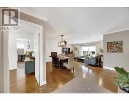 27 BARTLETT CRESCENT - 12