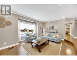 27 BARTLETT CRESCENT - 15