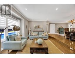 27 BARTLETT CRESCENT - 19