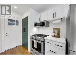 27 BARTLETT CRESCENT - 23
