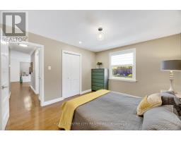 27 BARTLETT CRESCENT - 30