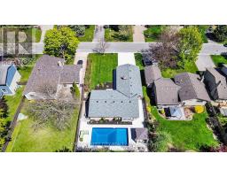27 BARTLETT CRESCENT - 5