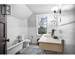 21 ERIE STREET - 15