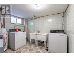 165 ELLSWORTH CRESCENT - 30