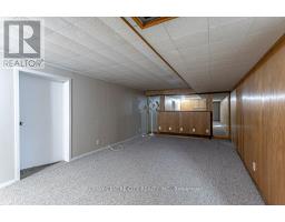 165 ELLSWORTH CRESCENT - 31