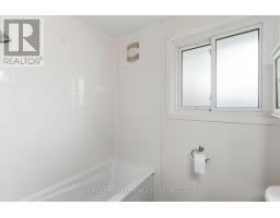 11 KENWOOD CRESCENT - 24