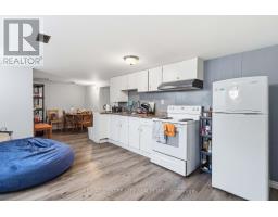 11 KENWOOD CRESCENT - 30