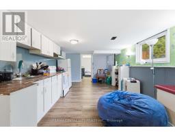 11 KENWOOD CRESCENT - 31