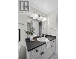 55 HERITAGE DRIVE - 21