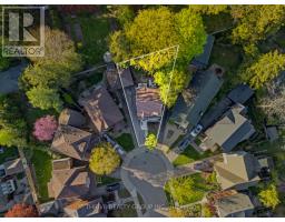 16 CLENRAY PLACE - 35
