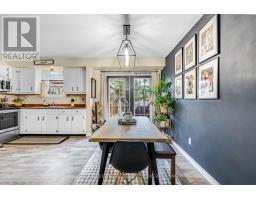 26 SINCLAIR AVENUE - 22